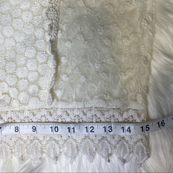 Forever 21 Women’s top blouse lace size medium - Picture 6 of 8